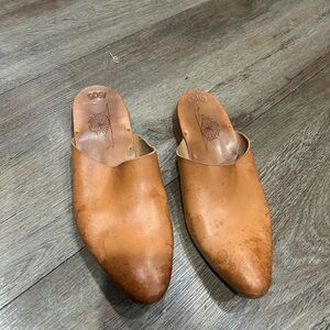 Rachel Sees Snails Natural Mules